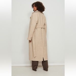 Wool blended coat. Color is beige . Brand new with tags. Size 34 / us size small
